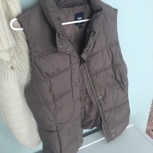 Gap puffer vest